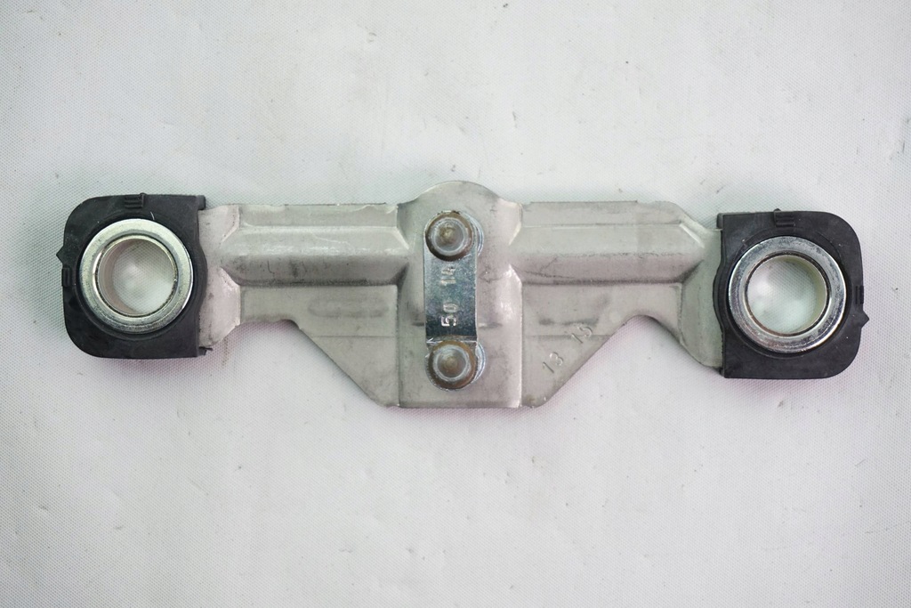 фото №1, Засов крышки багажника audi q3 8u 8p4827507b