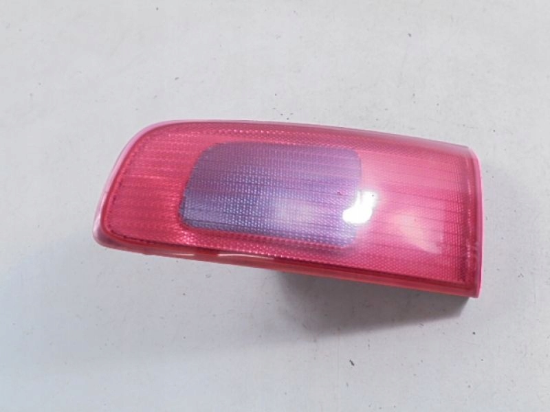 фото №9, Mazda 2 i dy 03-05 лампа задняя правая с крышки
