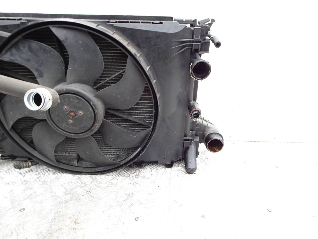 Радіатор води + вентилятор mercedes c-klasa w204 1.8 бензин Зі Шроту
