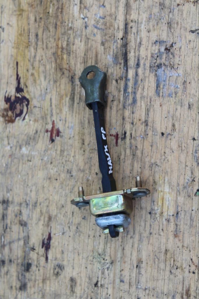 фото №1, Ограничитель дверь передних правых subaru impreza ii gd hawkeye