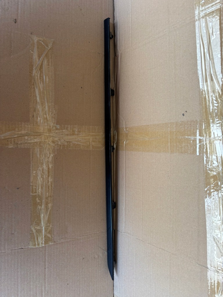 Купить Молдинг дверь левая передняя задняя renault arkana оригинальный номер 828775575r оригинальный номер 808779586r