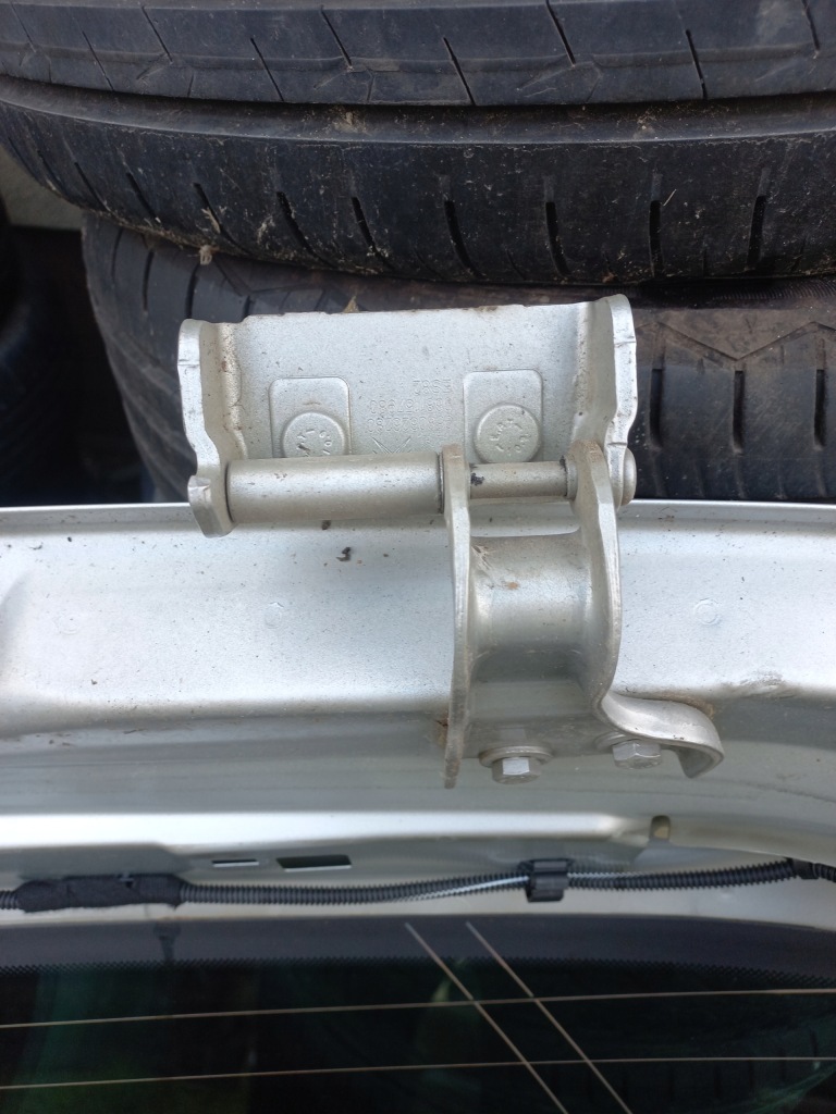 фото №11, Комплектна кришка багажника задня задня багажника peugeot 308 i 1 t7 kombi 2007- ezrc