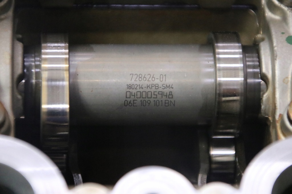 фото №14, Audi a8 d4 3,0 tfsi crec головка права 06e103404aa