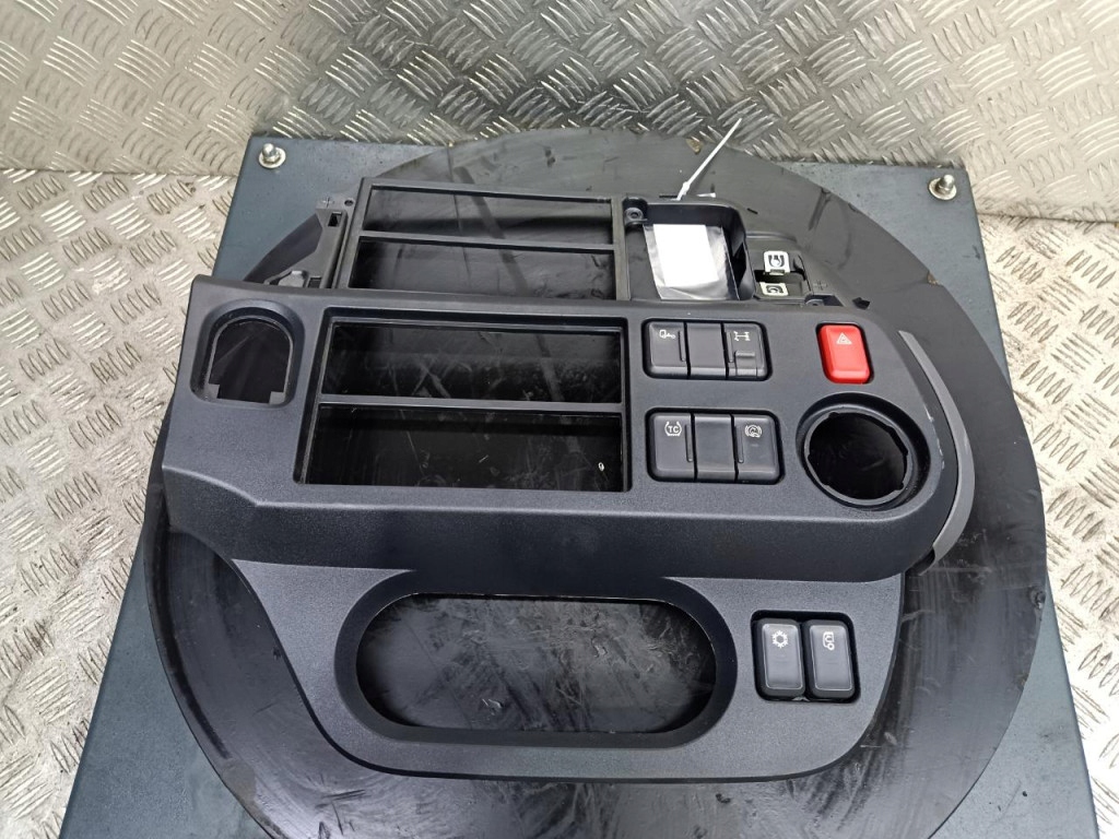 фото №1, Daf xf106 рамка радио выключатель eur kpl.