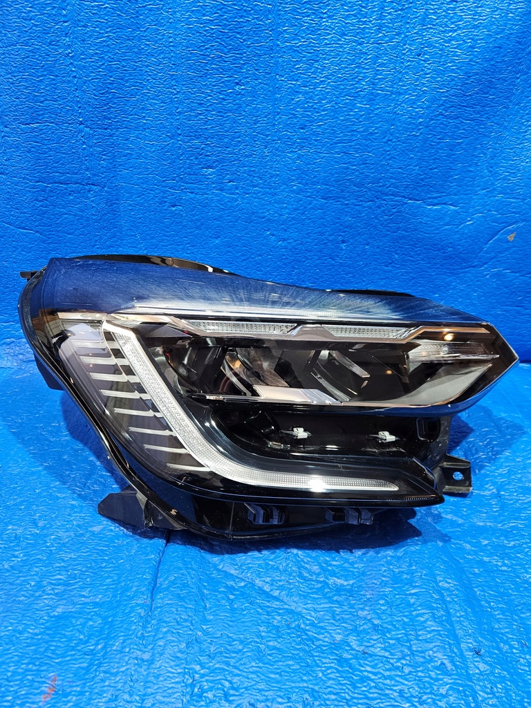 фото №1, Renault captur ii лампа передняя правая full led 260104900r