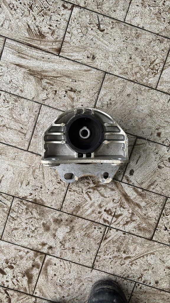 фото №10, Кронштейн подушка двигуна dacia spring