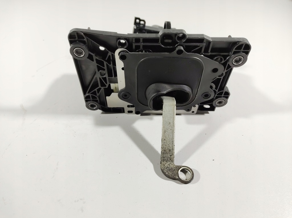 фото №12, Lexus is300h 13r домкрат коробки передач uk