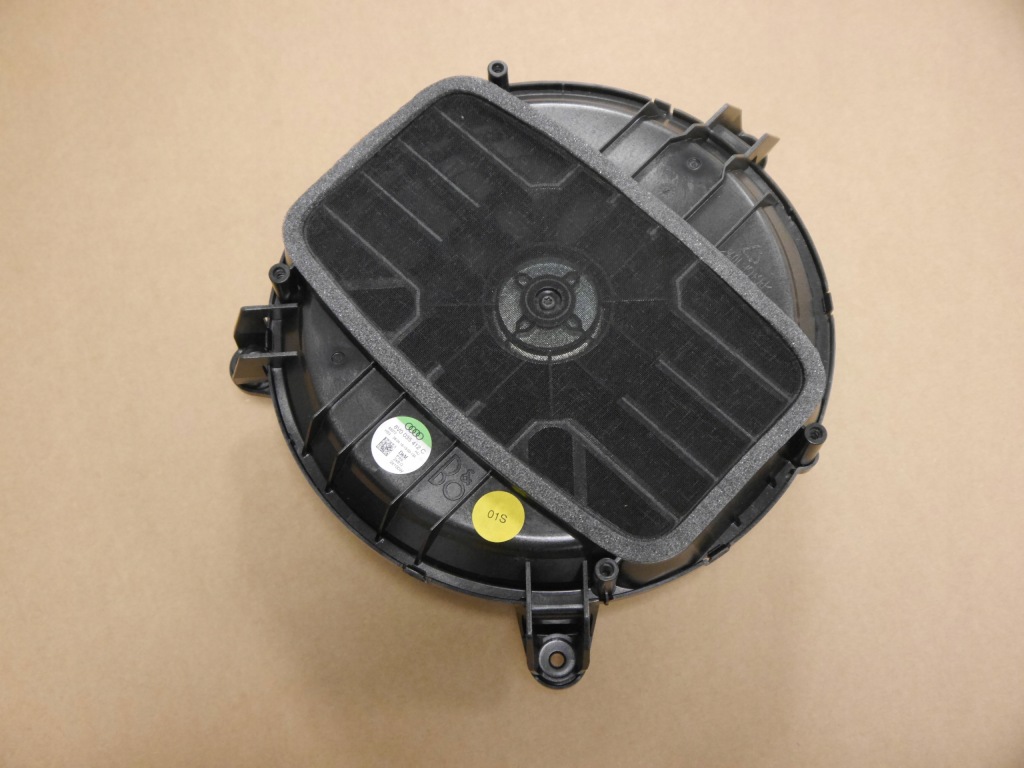 фото №1, Audi a3 8v динамик bang olufsen 8v0035412c