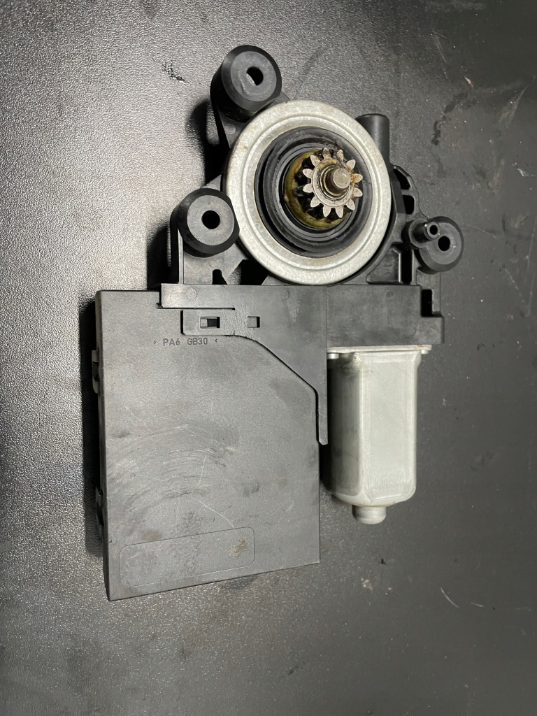 Моторчик стекло перед левый 30798104ab volvo v50 рестайлинг в Украине