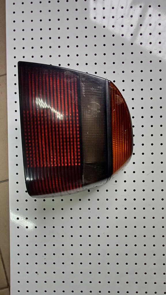 фото №9, Лампи задня vw golf iii 3 hella тоновані kpl. 1h6945111b