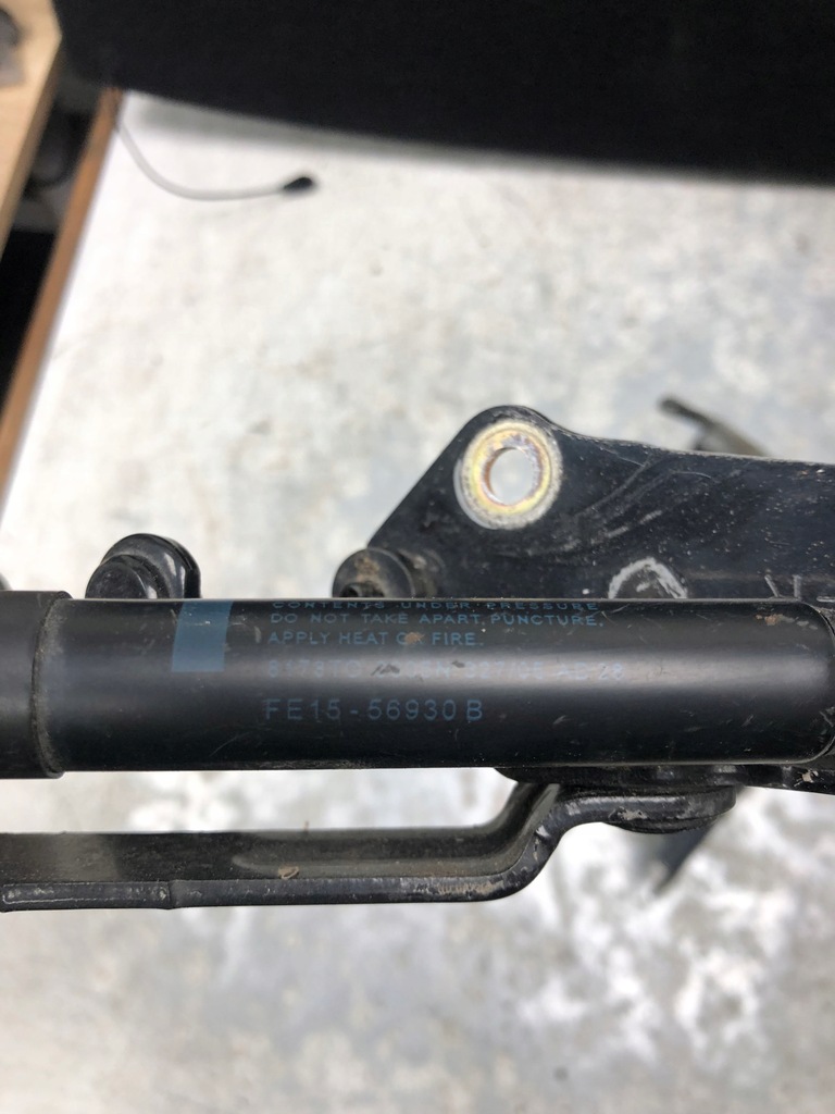 фото №4, Петля петли крышки mazda rx8 rx-8