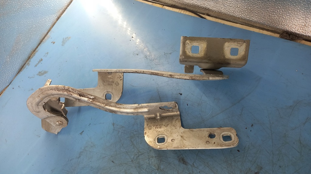 Купити Петля капот renault modus 1.5dci 04r