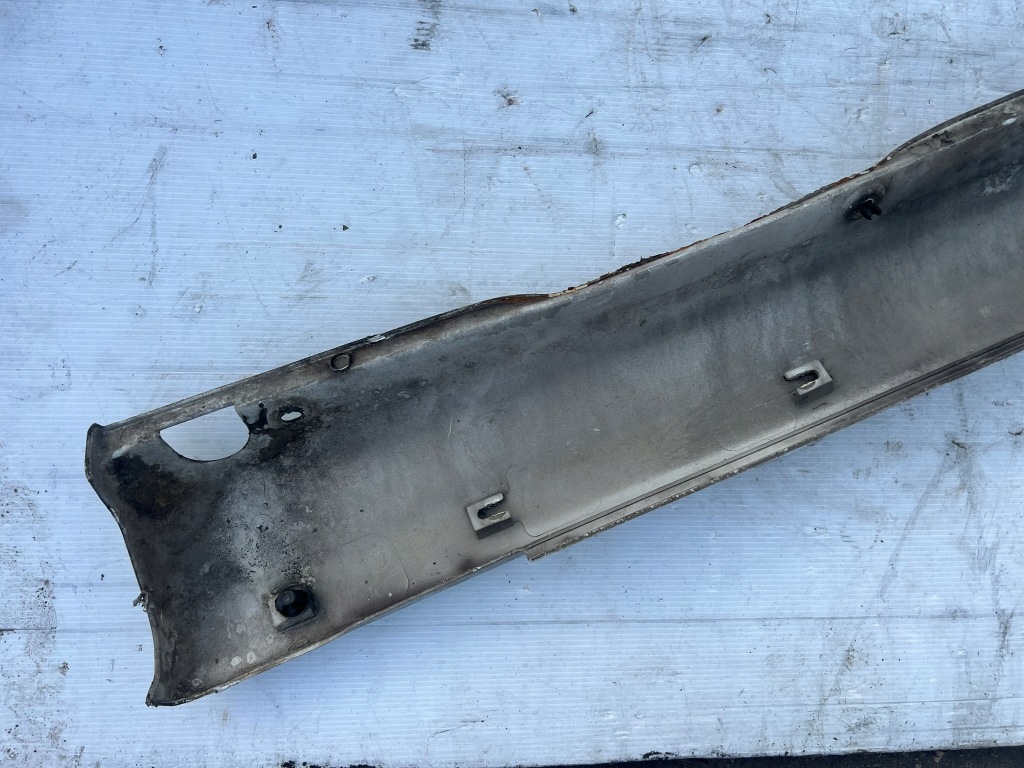 Молдинг накладка поріг права mercedes ml w163 1636900240 Зі Шроту