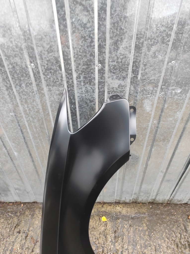 Крыло  правый  или левое  audi a3 8v hb алюминий новый к покраска Недорого