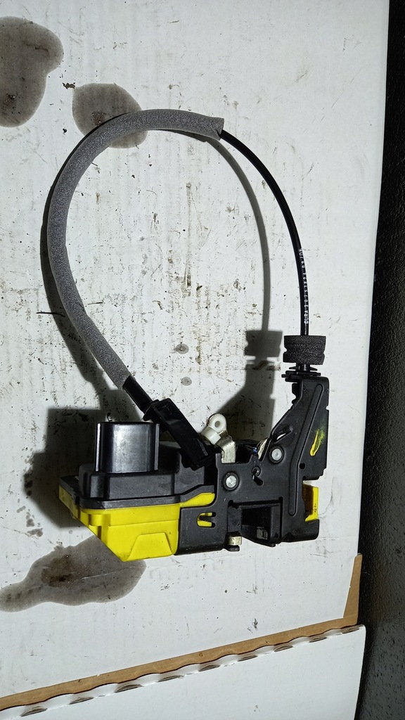 фото №1, Volvo s60 v70 ii lift замок дверь левый перед 8 pin