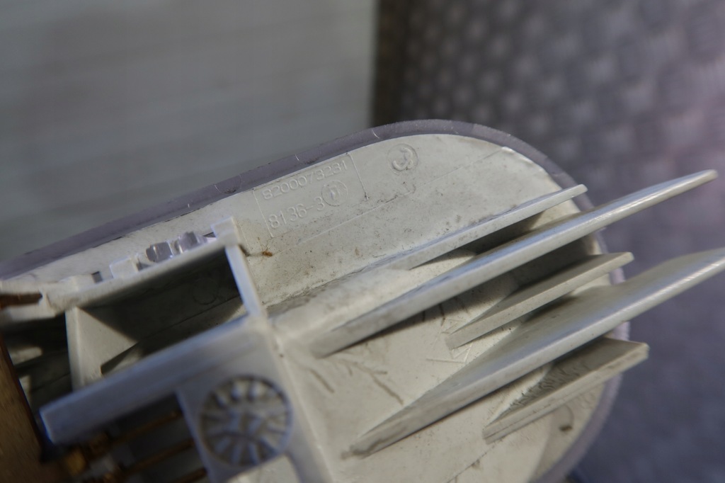 фото №6, Лампа салону dacia duster i renault kangoo ii 8200073231