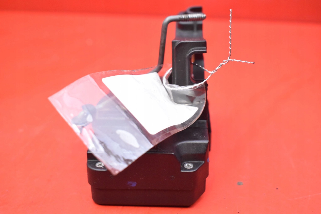 фото №5, Замок кришки задня багажника lewego створки 8200282303 renault trafic 2 ii