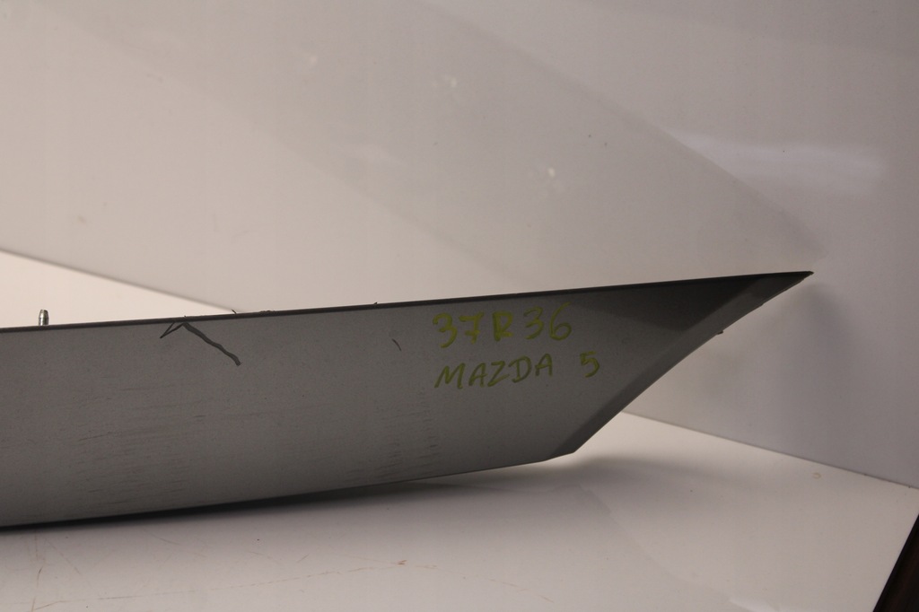 фото №6, Mazda mazda 5 cw iii 10r- накладка молдинг кришки багажника задня задня