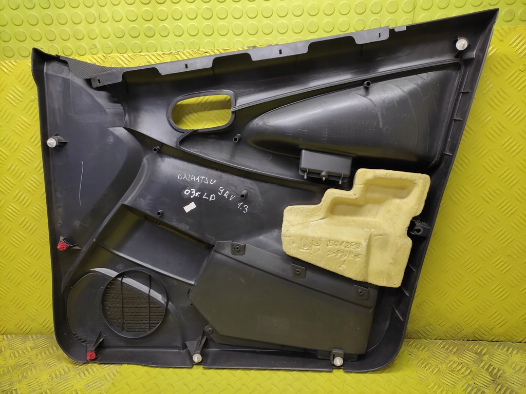 фото №5, Daihatsu yrv обивка дверь левый перед