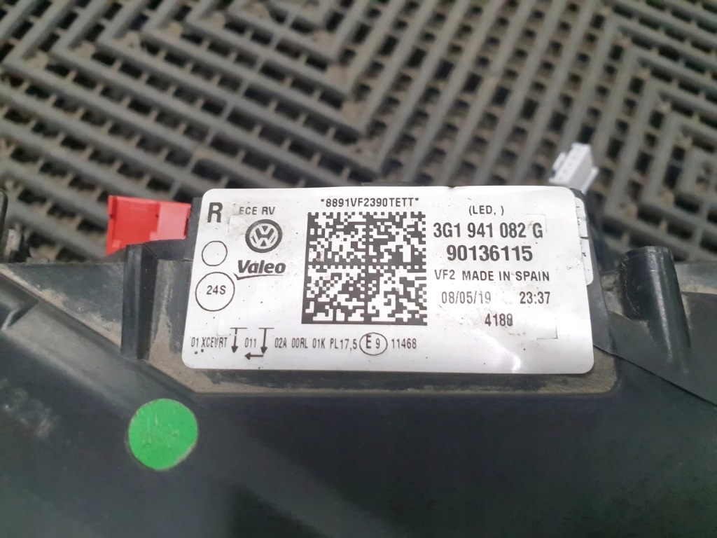 фото №10, Лампа права перед volkswagen passat b8 full led