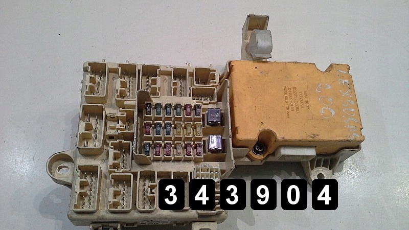 фото №1, 2001 lexus is 200 коробка запобіжників 89221-53050