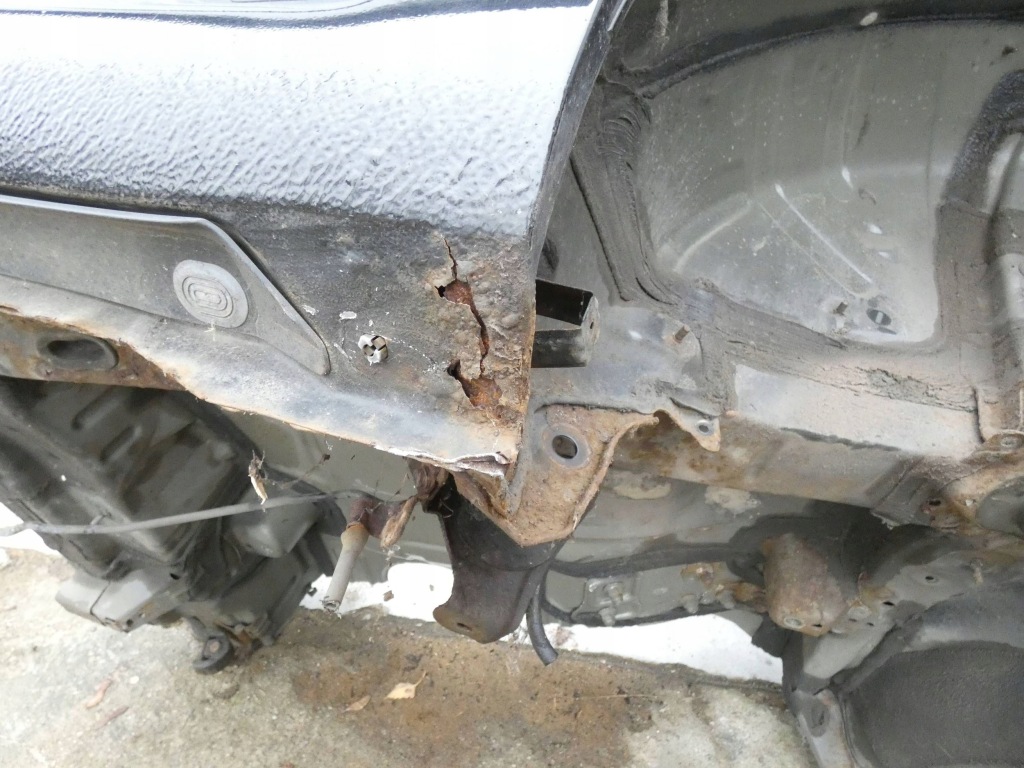 Четвертина лівий задній крило обшивка поріг toyota auris e15 6160202260 Зі Шроту