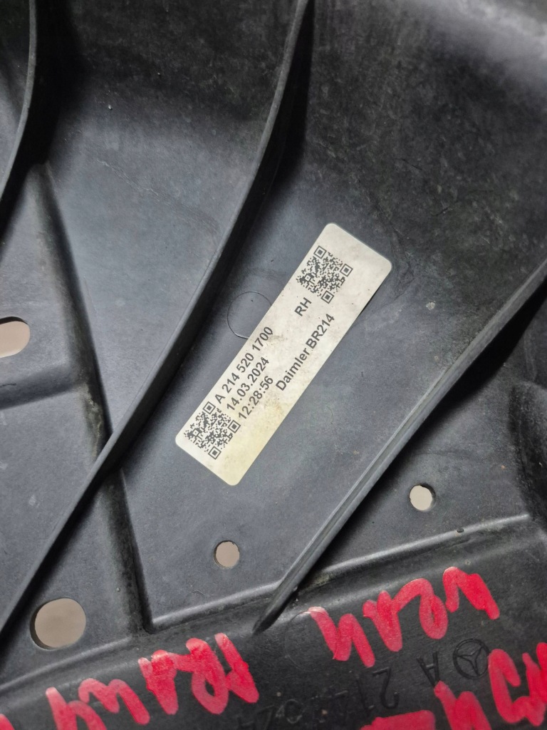 13426. mercedes w214 защита крыло правый перед a2145240400 с Разборки