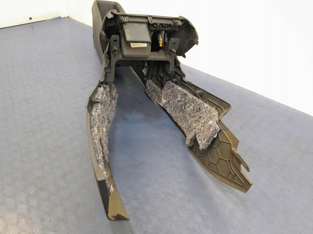 фото №8, Ford transit courier i тунель середній