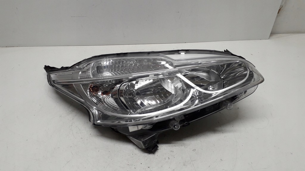 фото №12, Peugeot 208 1 i 12- лампа правая перед 9802221280