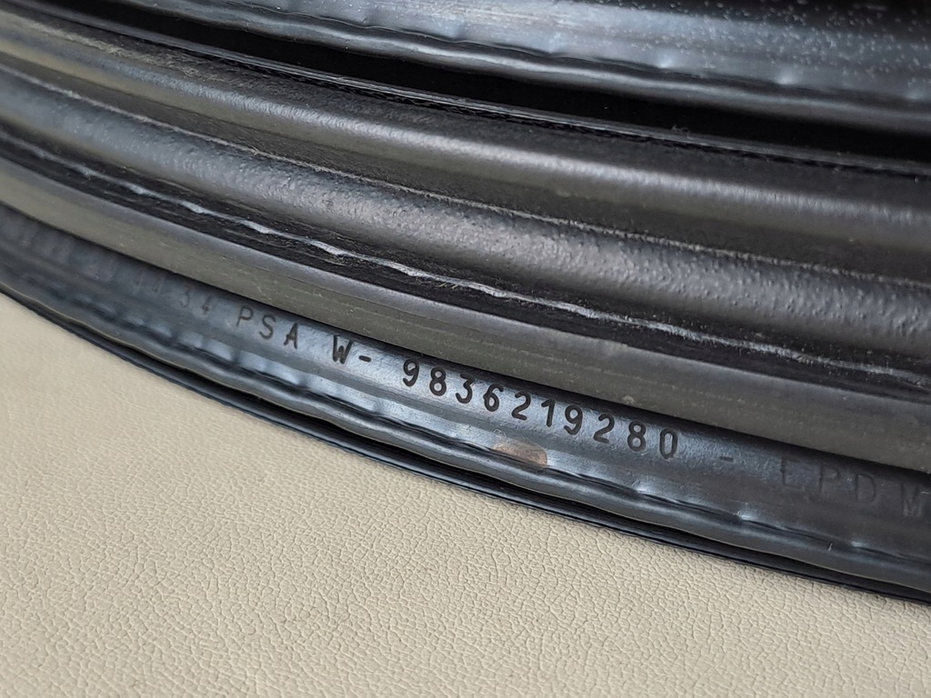 фото №9, Прокладка ніша двері передніх права ліва toyota proace city 22r