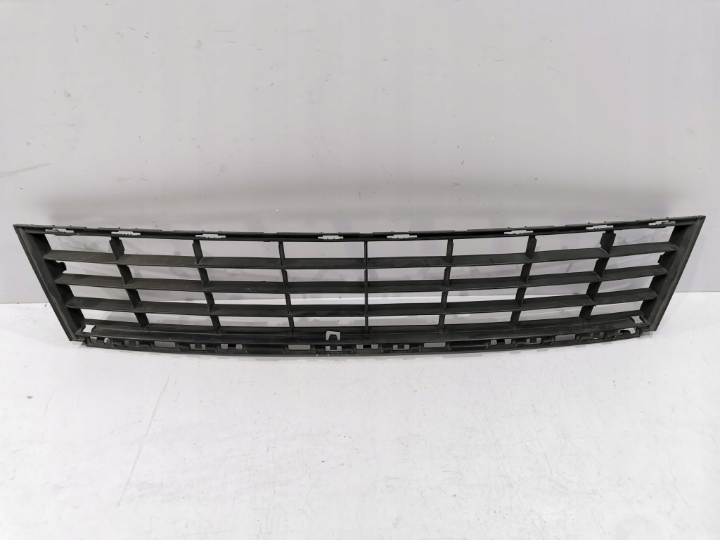 Купить Решётка бампера средняя решётка  renault clio 3 3 рестайлинг  2009 2010 2011 2012