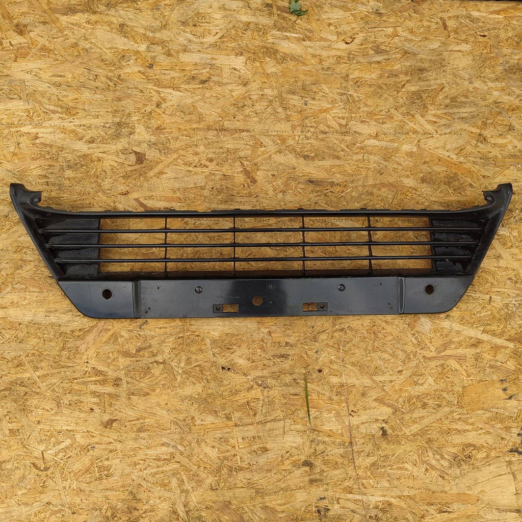 фото №1, Toyota auris 2 ii решітка бампера перед передня