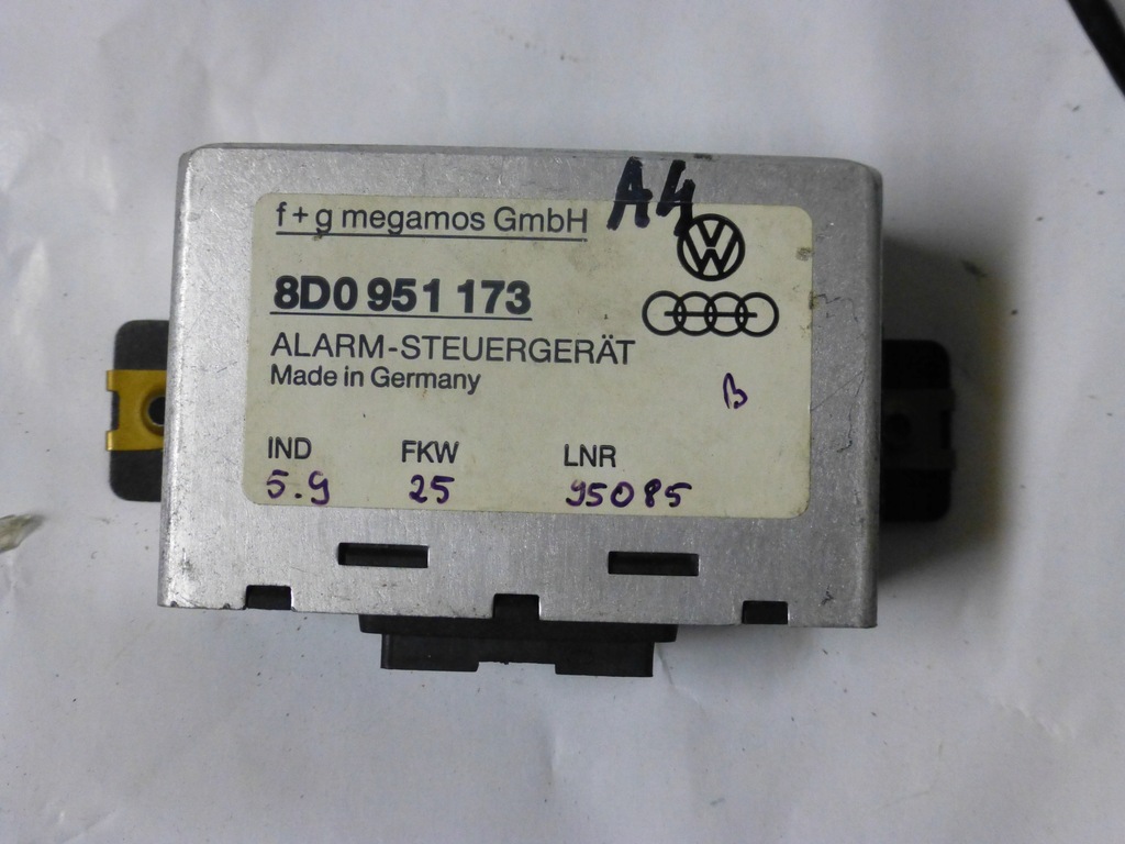фото №1, Модуль сигналізація 8d0951173 audi a4 1,8