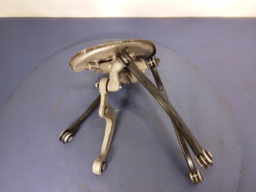 фото №5, Audi a4 b9 поворотный кулак задняя правая ступица 8w0505432s