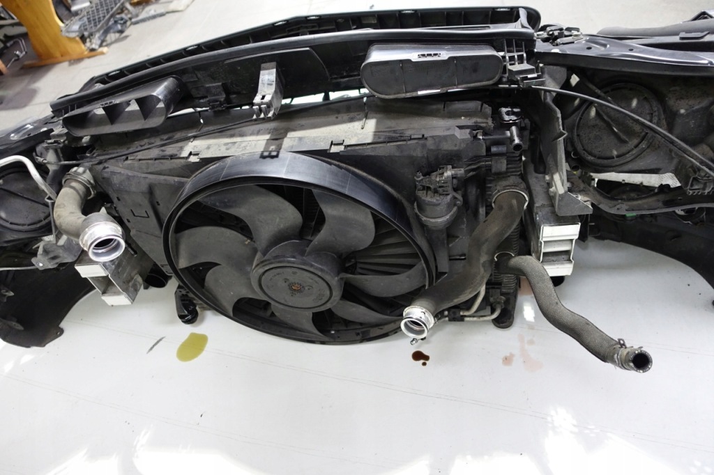 Mercedes w212 перед капот бампер ремень 2.2 755 Недорого