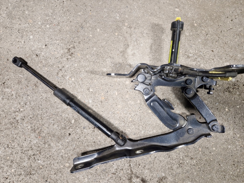 фото №1, Kia stinger петля капот пиротехнический левый