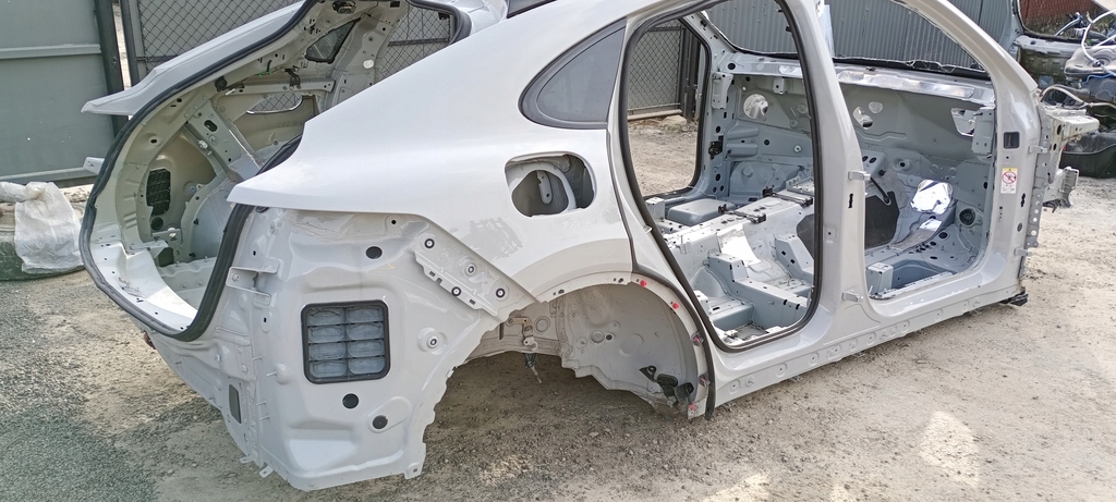 фото №1, Чверть крила задня задній задня права porsche cayenne coupe 9y0