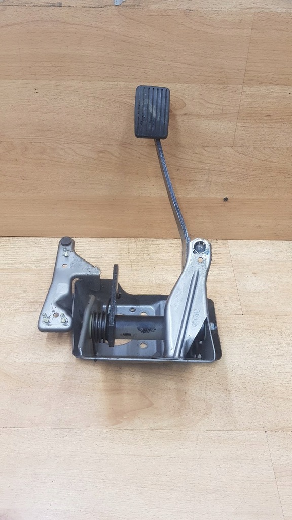 фото №1, Педаль тормоза mitsubishi carisma lift