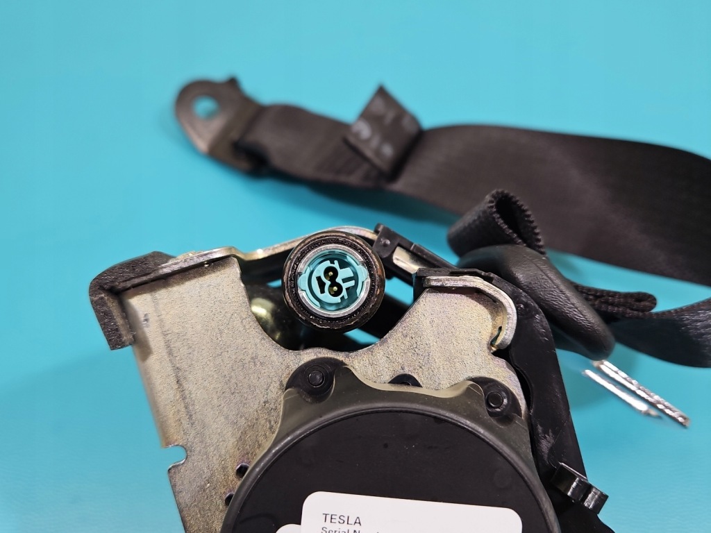 Ремень безопасности задний  правый tesla model 3 2017- 1110154-01-f Киев