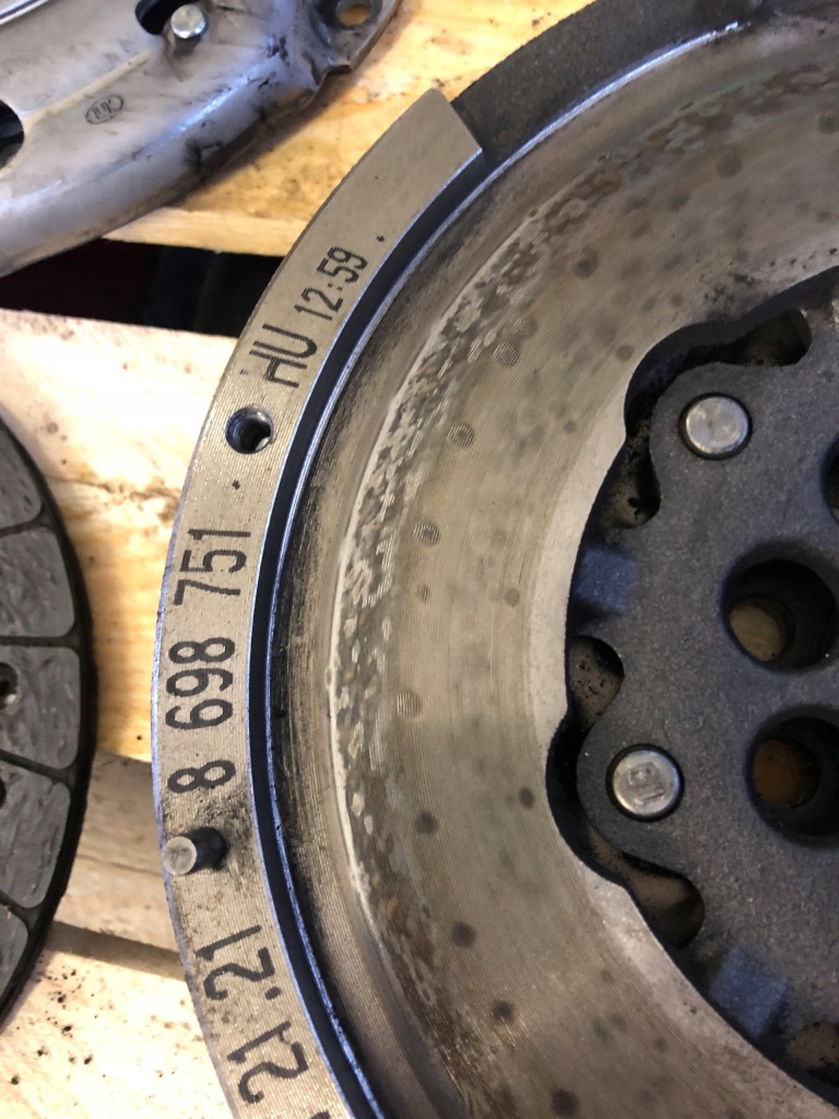 Комплект зчеплення bmw 2 gran tourer f46 8698751 1.5l бензиновий 100kw 2017 Недорого