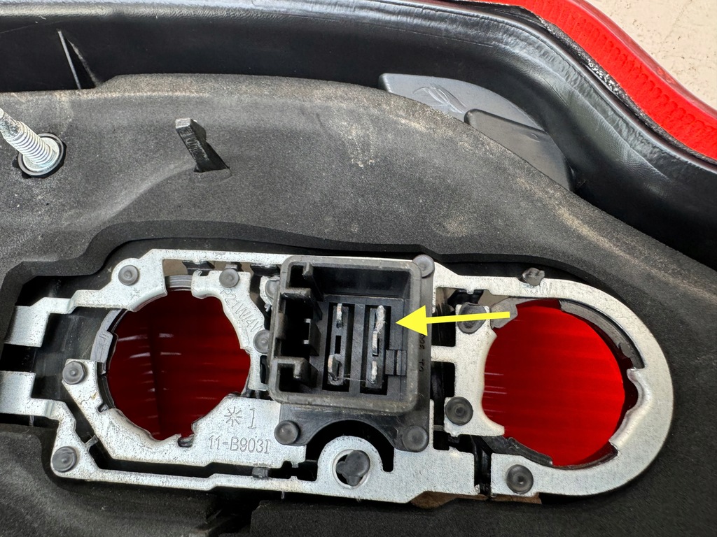 фото №15, Volvo v70 ii 2 00-07r лампа нижня правий задня права задня