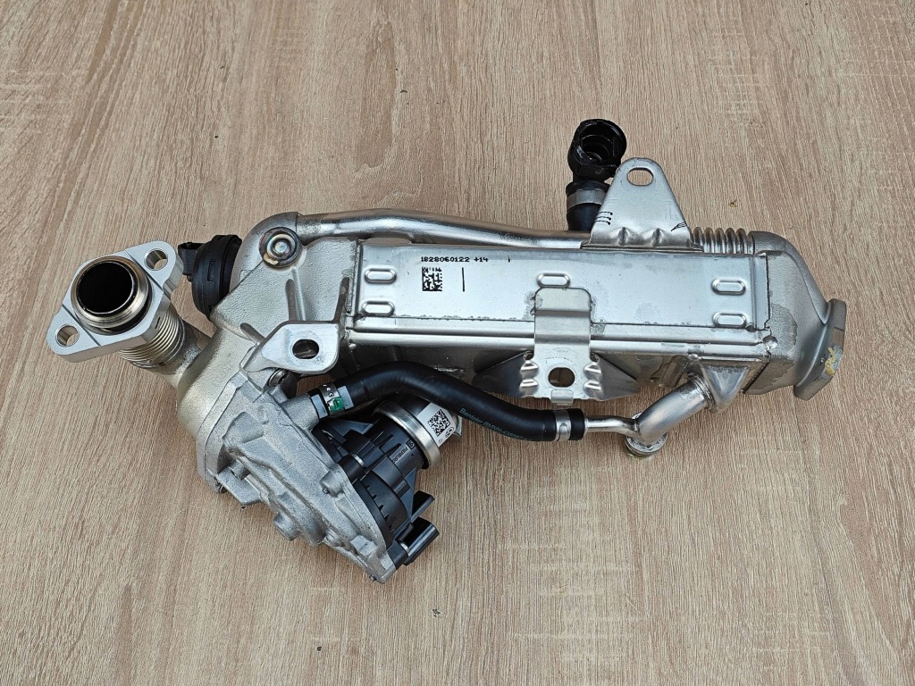 Оригинальная радиатор выхлопных газов клапан egr bmw 2.0d g26 g20 g30 8580452 27km Киев