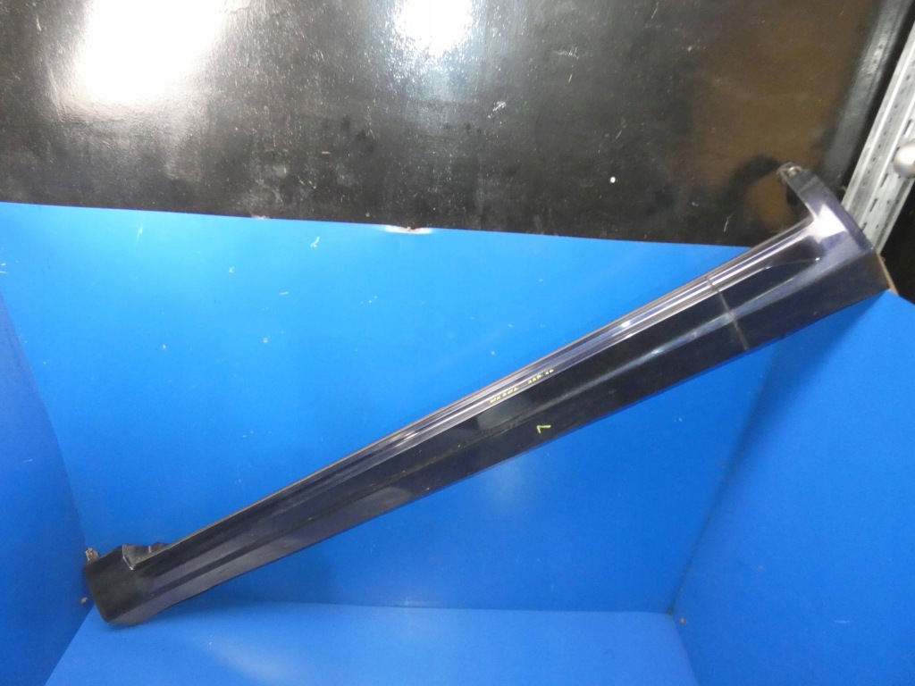 Купить Volvo оригинальный номер 31395883 молдинг порог