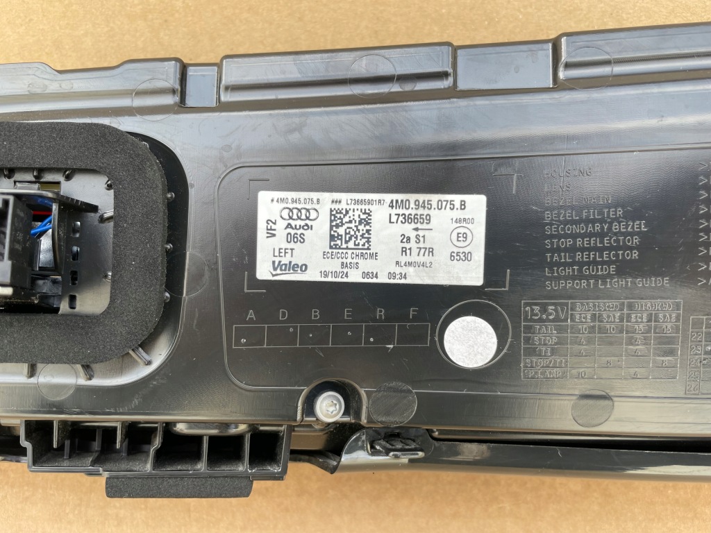 Фара led задний левая audi q7 рестайлинг  4m0945075b оригинал как новая 2024 год в Украине