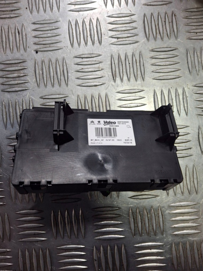 Купити Citroen ds4 11-15 модуль комфорту 9687606680