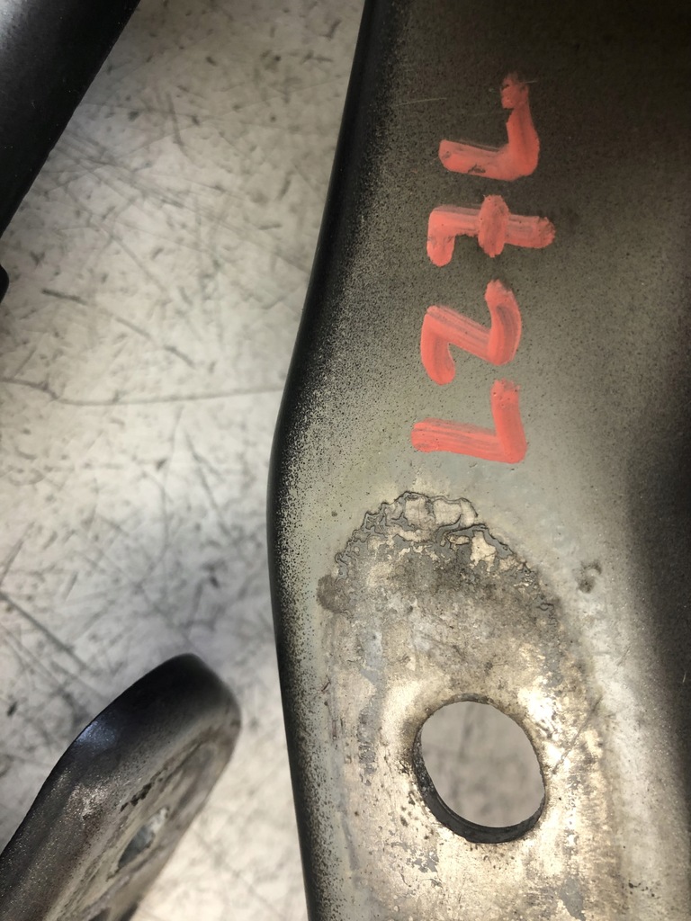 фото №5, Audi оригинальный номер 4f0823301 4f0823302 петли капот