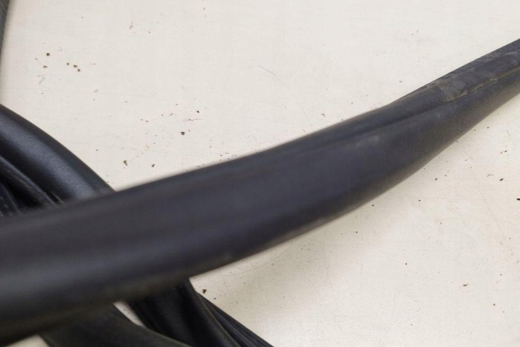 фото №11, Прокладка кузовна задніх двері porsche cayenne 92a 7p0867367d 4.8l