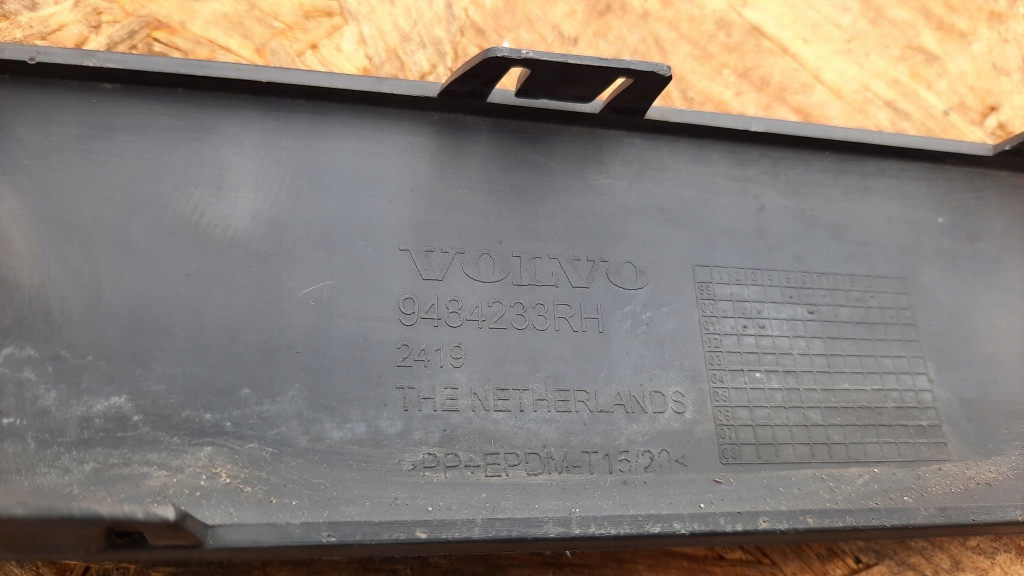 фото №8, Молдинг бампера задняя правая volvo v70 ii 9484233