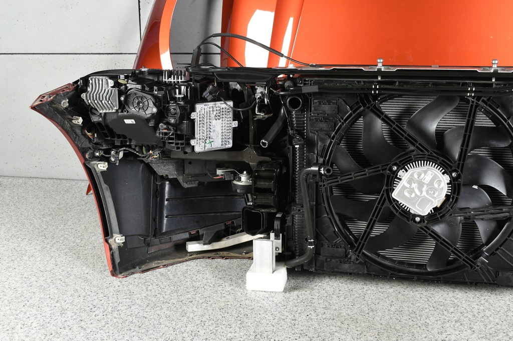 фото №13, Bmw i4 g26 капот крила pas радіатор бампер m-pakiet лампи laser карбон