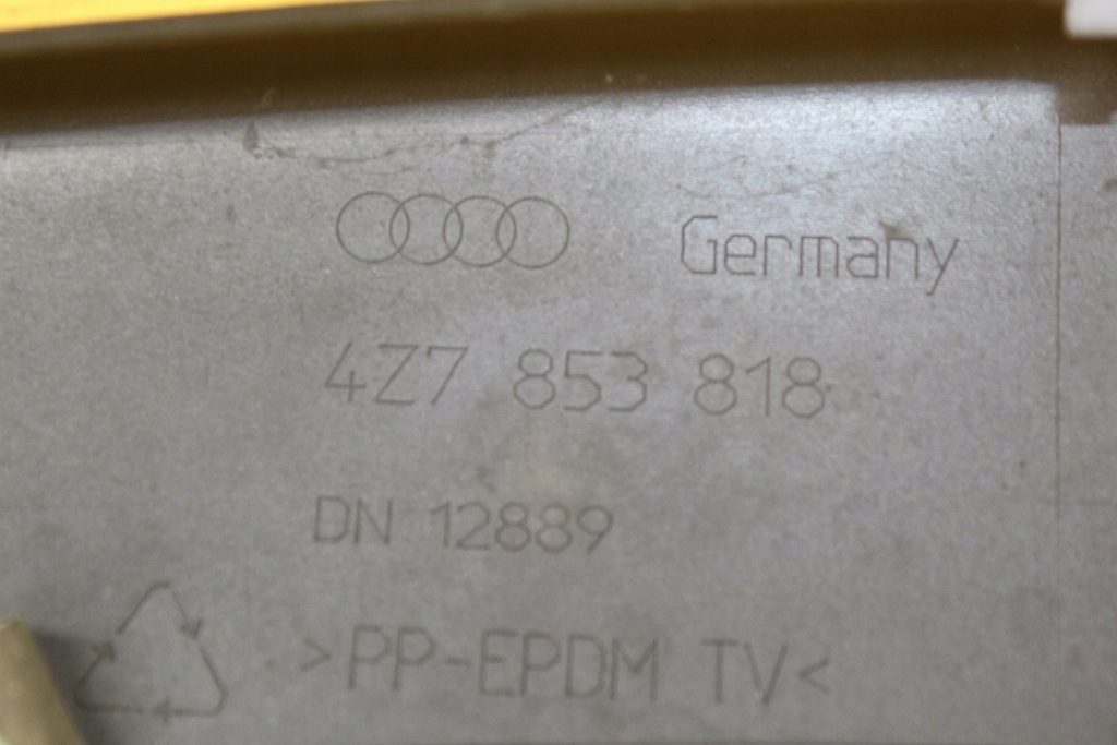 фото №12, Молдинг крыла правый задняя a6 c5 allroad 4z7853818 kombi